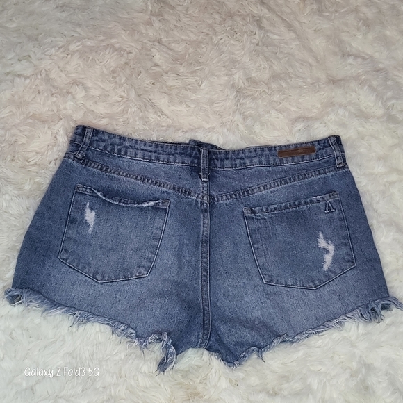 Articles Of Society SIZE 29 Distressed Shorts - Picture 6 of 7